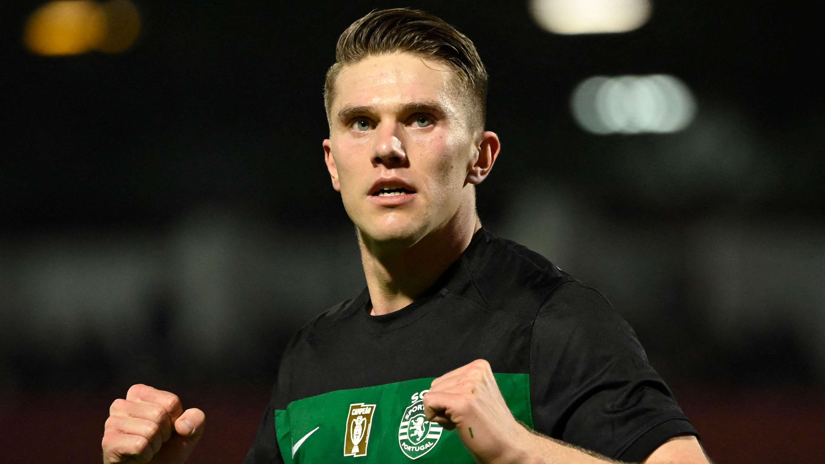 成了鲜明的 成了鲜明的